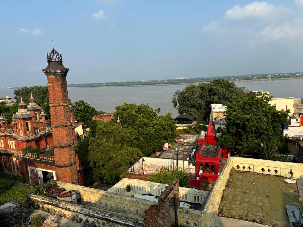 Holy City Inn Varanasi Exterior photo